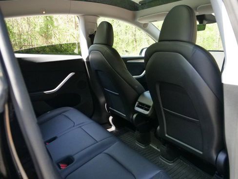 Used 2025 Tesla Model Y Long Range image 33