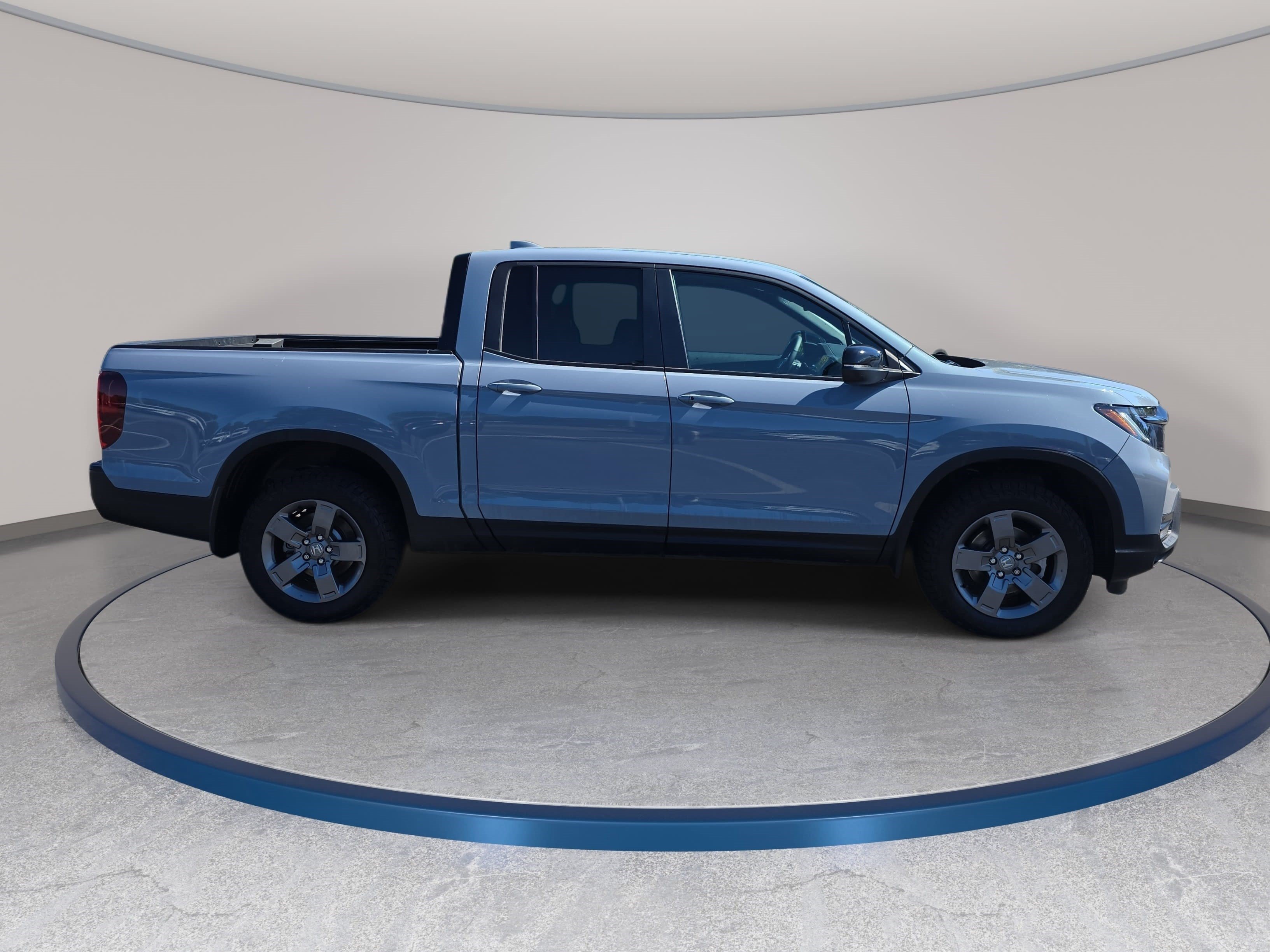 Used 2025 Honda Ridgeline TrailSport image 4