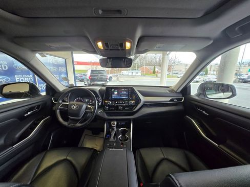 Used 2022 Toyota Highlander XLE image 27