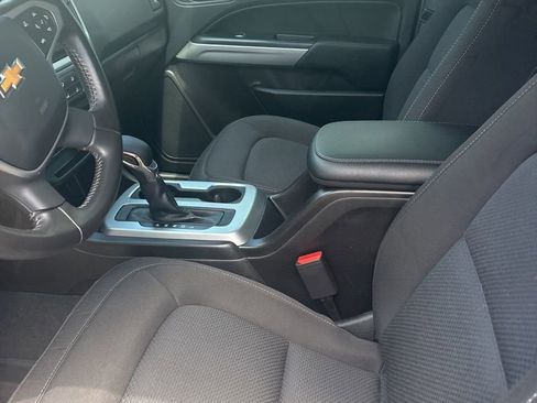 Used 2022 Chevrolet Colorado LT AWD/4WD image 8