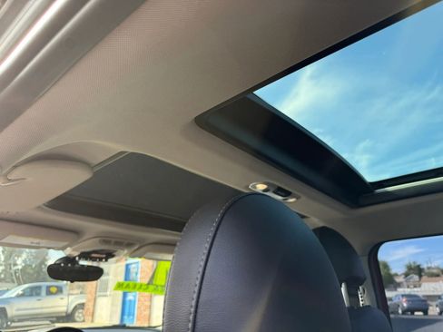 Used 2017 MINI Cooper Clubman image 14