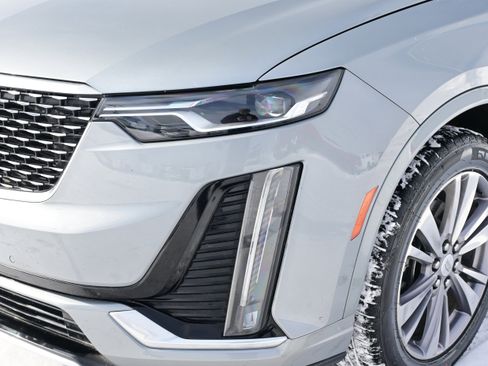 Used 2025 Cadillac XT6 Premium Luxury image 11