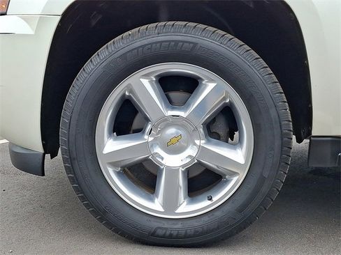 Used 2011 Chevrolet Suburban LTZ image 8