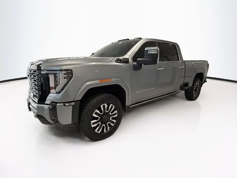 Used 2026 GMC Sierra 2500 Denali Ultimate AWD/4WD image 3
