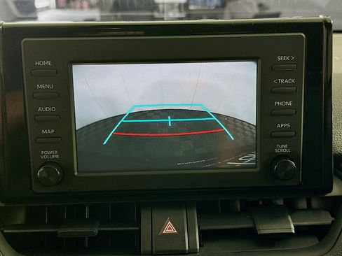 Used 2019 Toyota RAV4 LE FWD image 21