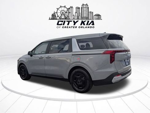 New 2027 Kia Carnival LX FWD image 5