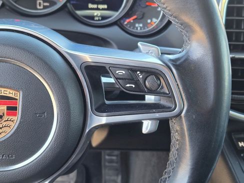 Used 2018 Porsche Cayenne image 32