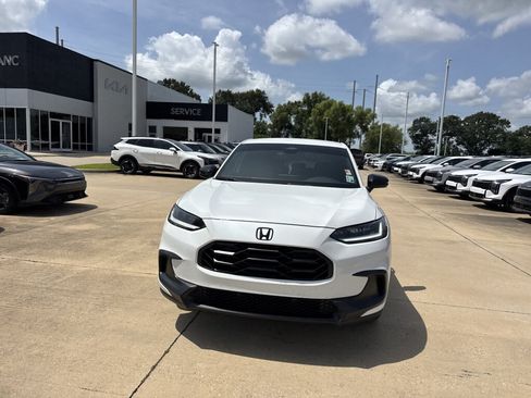 Used 2023 Honda HR-V Sport image 6