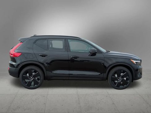 New 2026 Volvo XC40 B5 Ultra w/ Protection Package Premier image 7