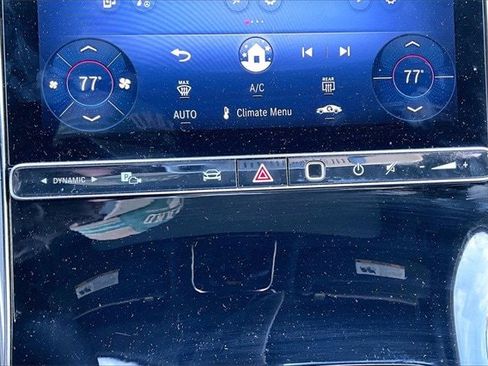 Used 2025 Mercedes-Benz GLC 300 4MATIC image 11