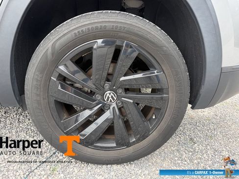 Used 2022 Volkswagen Atlas Cross Sport SE w/ Panoramic Sunroof Package FWD image 21