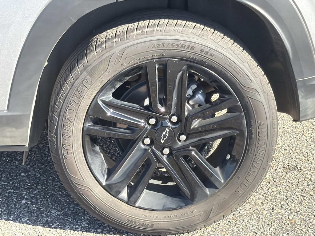 Used 2025 Chevrolet Trax ACTIV w/ Sunroof Package FWD image 10