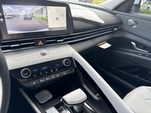 New 2026 Hyundai Elantra Limited FWD image 9