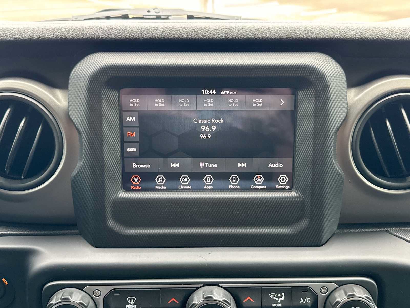 Used 2018 Jeep Wrangler Unlimited Sport S AWD/4WD image 12