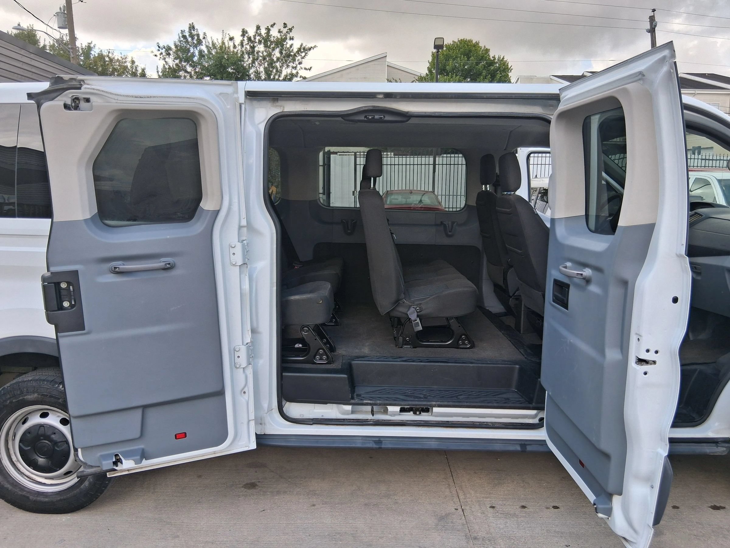 Used 2018 Ford Transit 350 XL RWD image 27