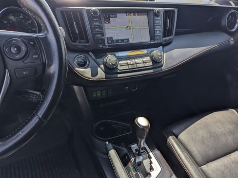 Used 2016 Toyota RAV4 SE w/ Advanced Technology Package image 10