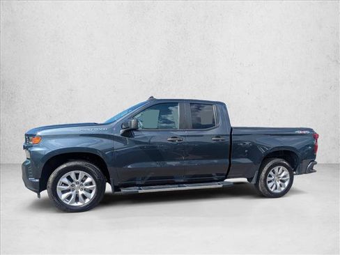 Used 2020 Chevrolet Silverado 1500 Custom w/ Custom Value Package AWD/4WD image 9