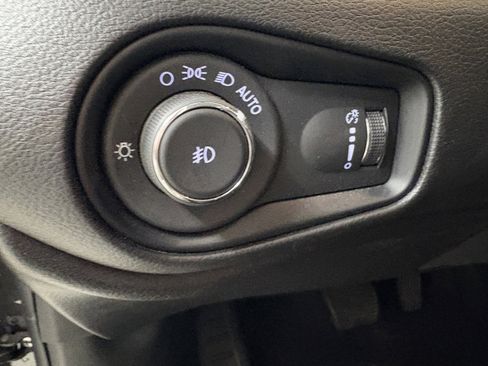 Used 2020 Jeep Renegade Sport image 16