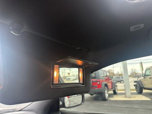 Used 2017 Dodge Charger SXT w/ Plus Group image 53