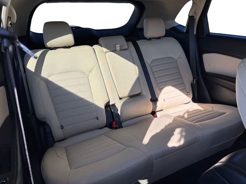 Used 2024 Ford Edge SE w/ Black Appearance Package image 23