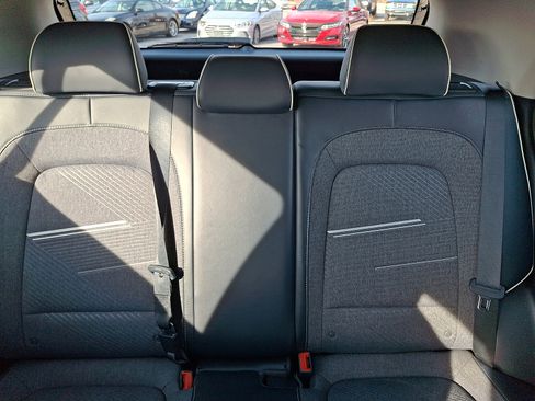 Certified 2021 Hyundai Venue w/ Cargo Package image 19