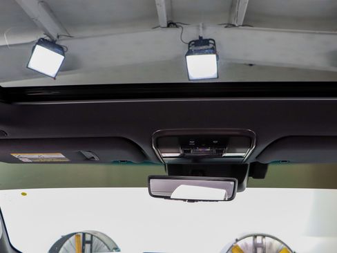 Used 2025 Lexus LX 600 4WD w/ Luxury Package image 23