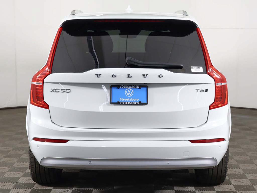 Used 2022 Volvo XC90 T6 Momentum w/ Climate Package AWD/4WD image 17