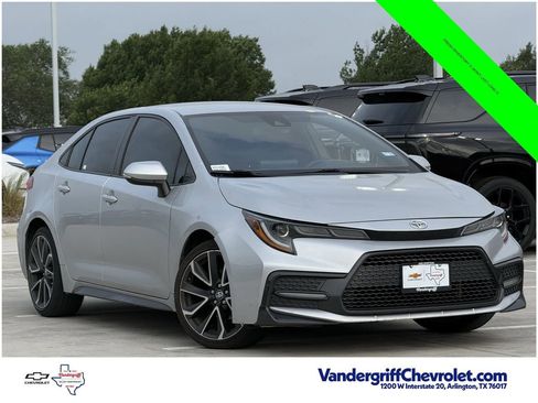 Used 2022 Toyota Corolla SE FWD image 2
