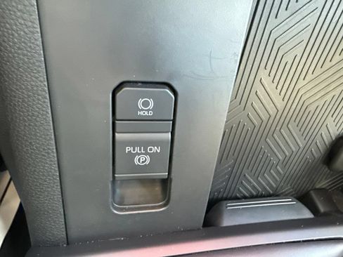Used 2025 Toyota Tacoma TRD Off-Road AWD/4WD image 33