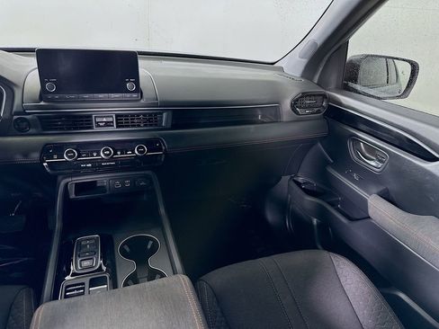 Used 2025 Honda Pilot Sport image 20