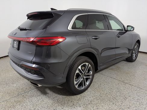 Certified 2025 Audi Q5 Premium Plus AWD/4WD image 7