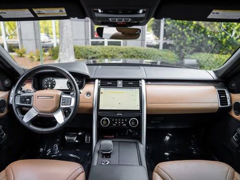 Used 2023 Land Rover Discovery HSE R-Dynamic AWD/4WD image 30
