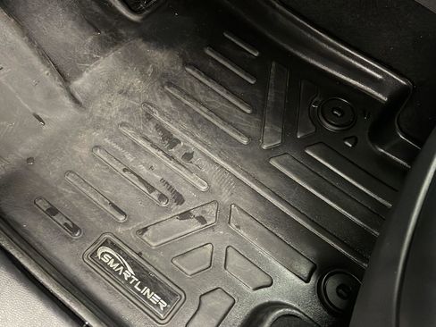 Used 2022 Toyota Highlander XLE image 14