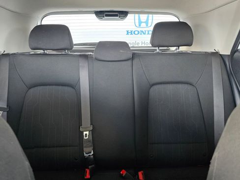Used 2025 Hyundai Venue SE FWD image 7