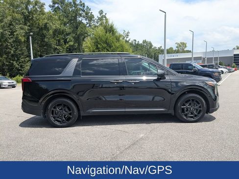 Used 2025 Kia Carnival SX w/ SX Dark Edition Package FWD image 3