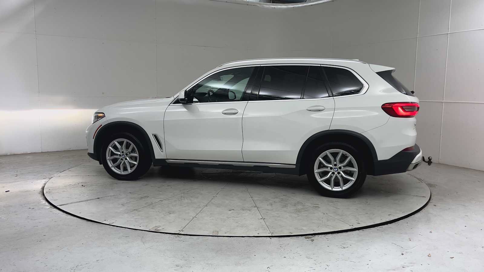 Used 2020 BMW X5 xDrive40i w/ Premium Package AWD/4WD image 4