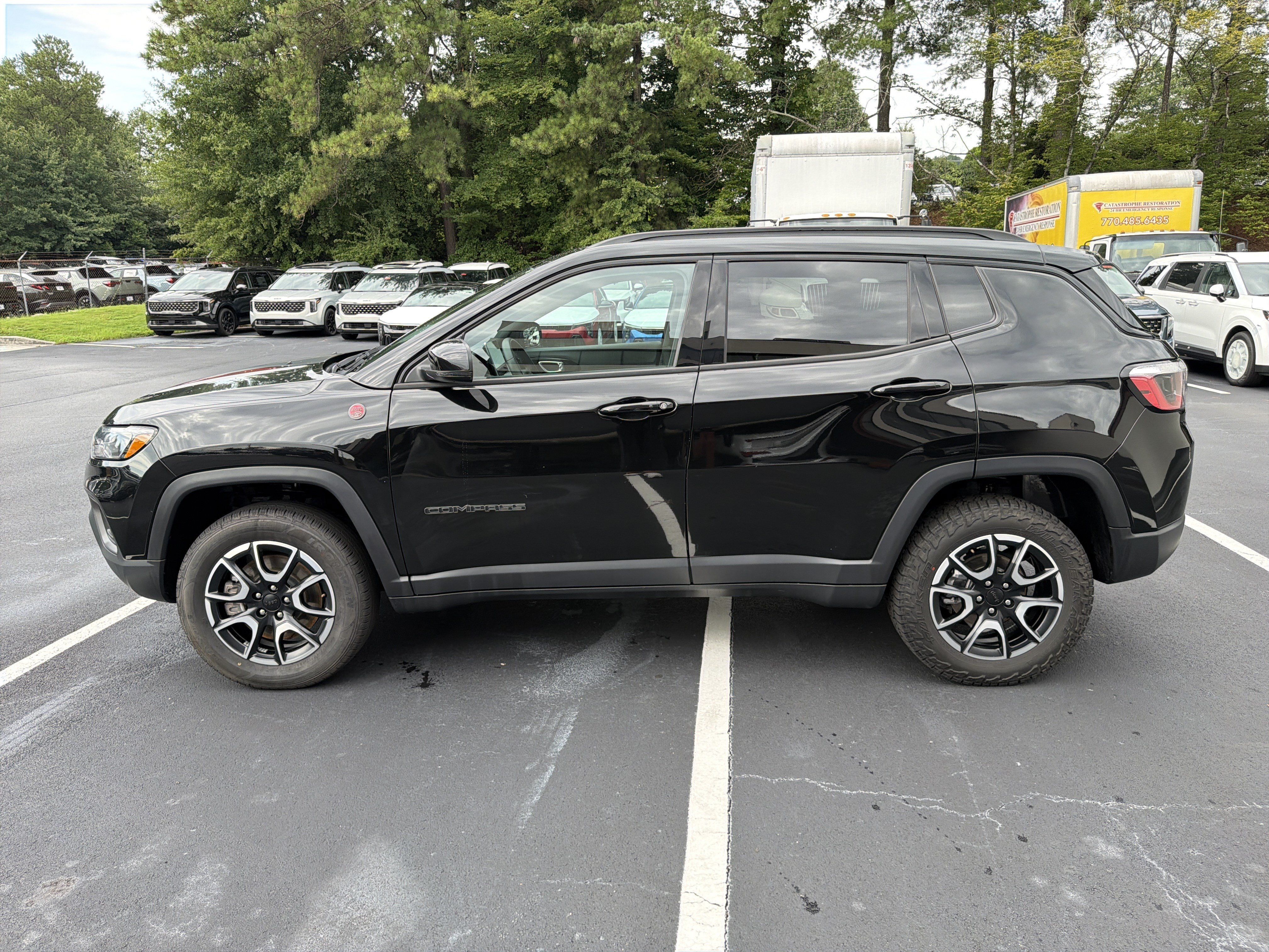 Used 2024 Jeep Compass Trailhawk AWD/4WD image 4