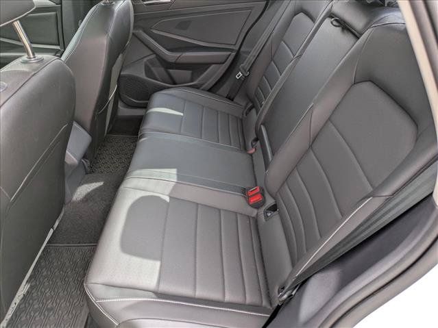 Used 2023 Volkswagen Jetta SE FWD image 18