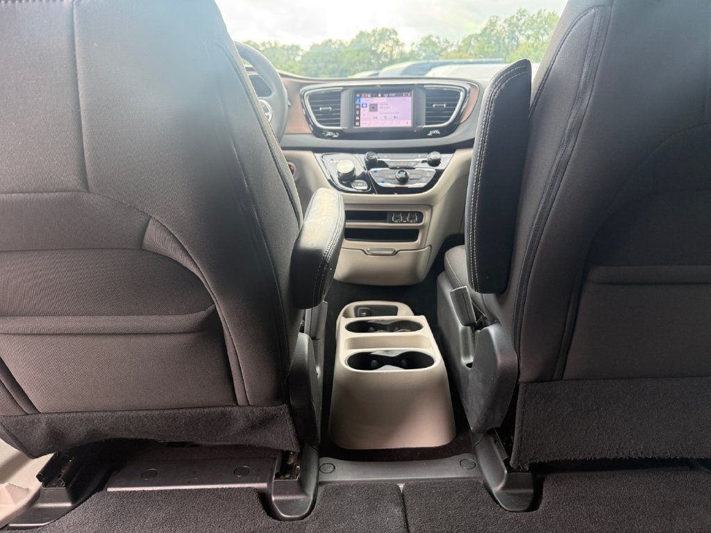 Used 2023 Chrysler Voyager LX FWD image 28