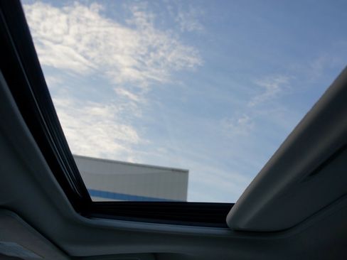 Used 2024 Toyota Sienna XLE image 31