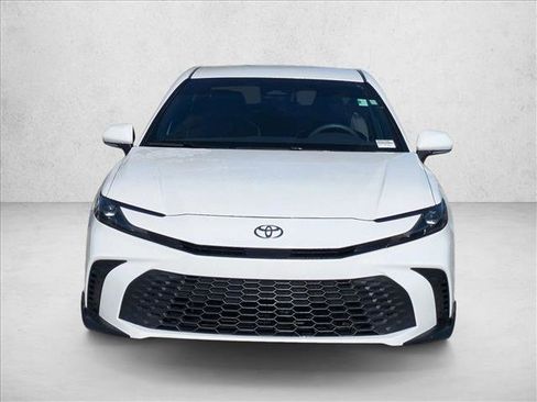 Used 2025 Toyota Camry SE FWD image 2