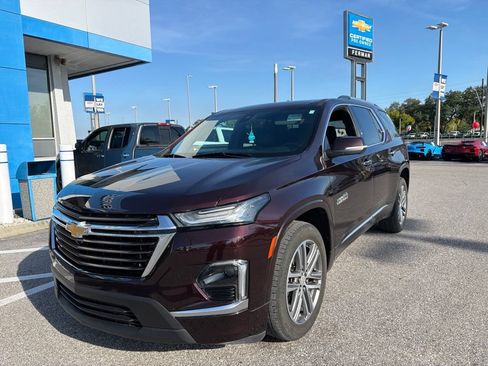 Used 2023 Chevrolet Traverse High Country FWD image 1