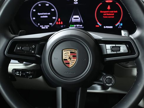 Used 2026 Porsche Cayenne E-Hybrid AWD/4WD image 19