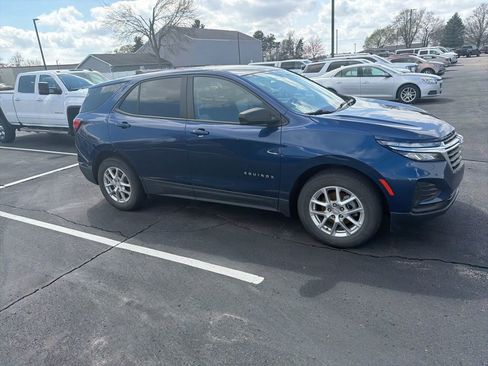 Used 2022 Chevrolet Equinox LS w/ LS Convenience Package FWD image 6