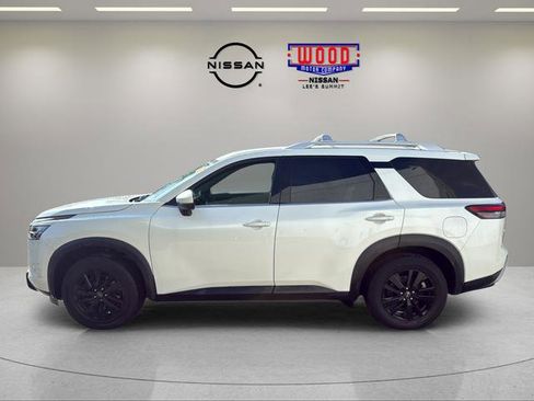 Used 2023 Nissan Pathfinder SL AWD/4WD image 5