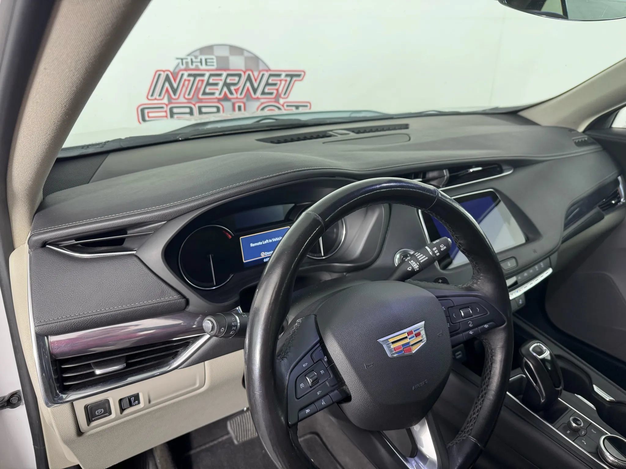 Used 2019 Cadillac XT4 Luxury w/ Cold Weather Package AWD/4WD image 10