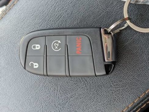Used 2020 Jeep Compass Limited AWD/4WD image 30