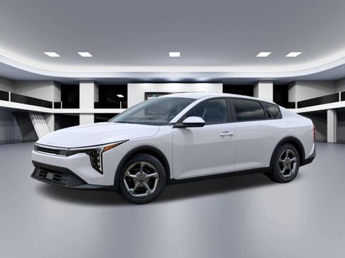 New 2026 Kia K4 LXS image 3