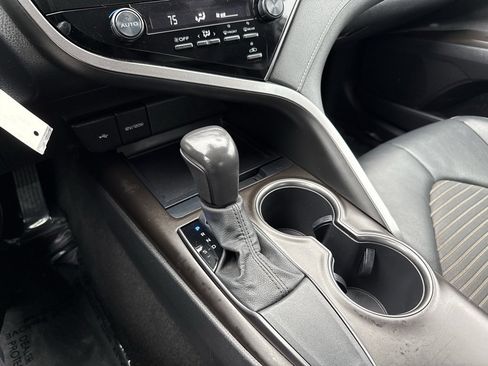 Used 2021 Toyota Camry SE image 21