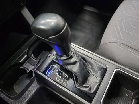 Used 2016 Toyota Tacoma TRD Sport w/ Towing Package image 26